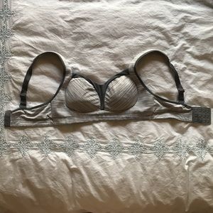 Lululemon “tata tamer” 34 D sports bra